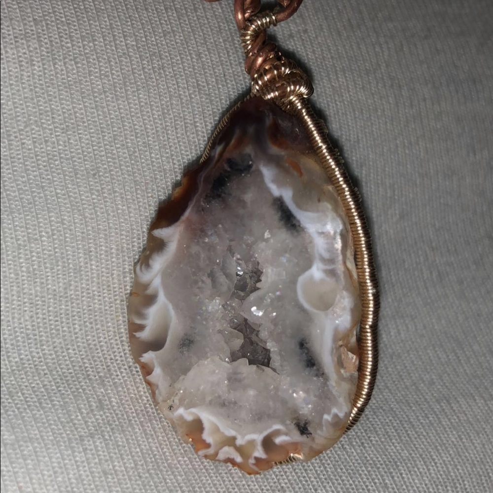 *HANDMADE* Oco Geode Necklace ⛰